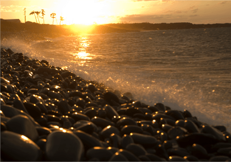 鳴り石の浜の夕日
